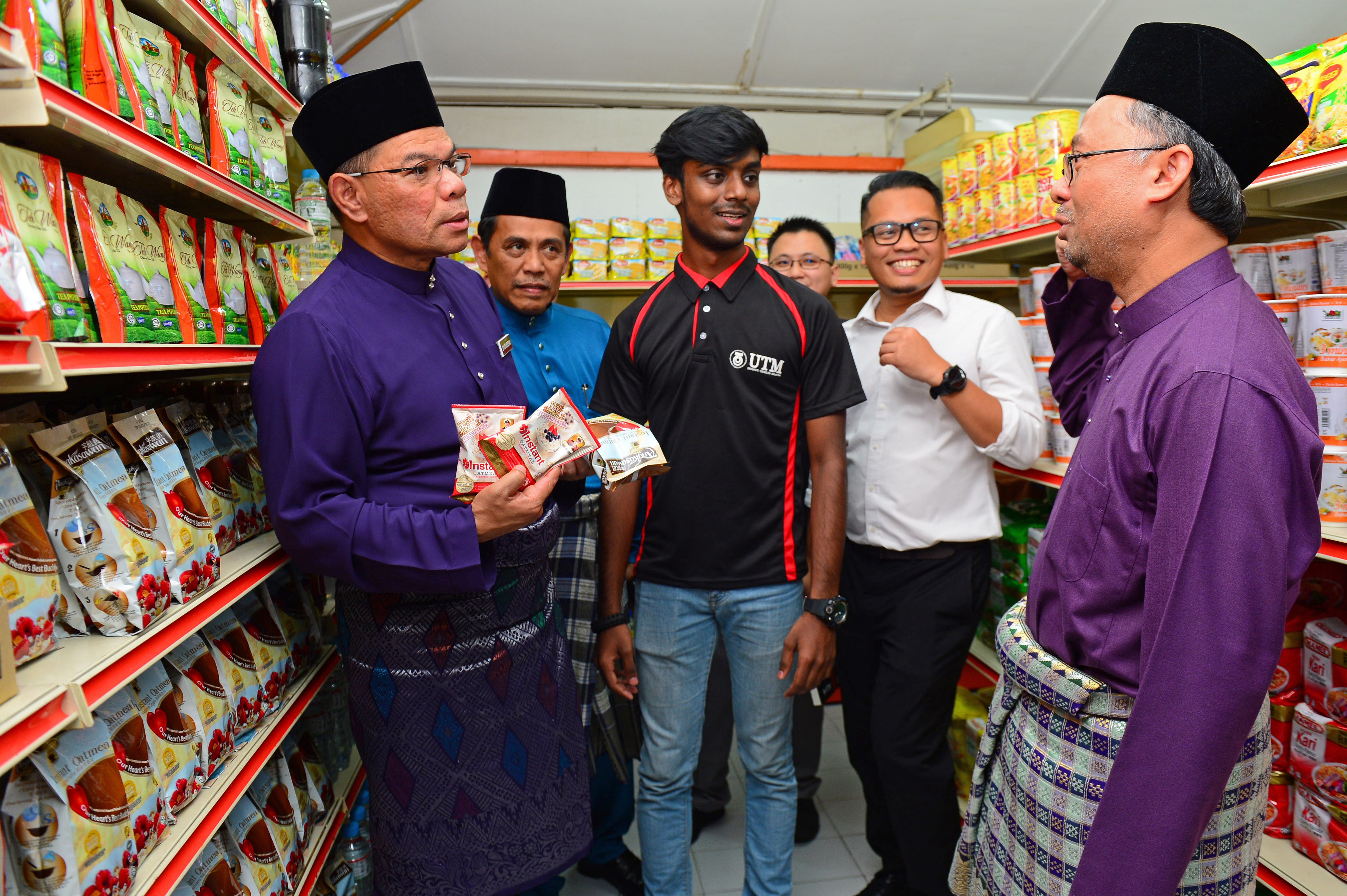 Read more about the article Universiti Teknologi Malaysia Kuala Lumpur (UTM) Food Bank Siswa Program Launching