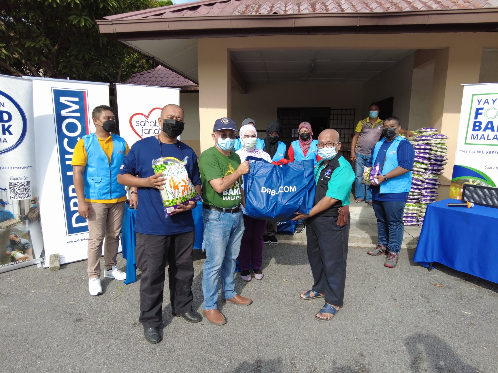 Read more about the article Food Bank Cares DRB-Hicom