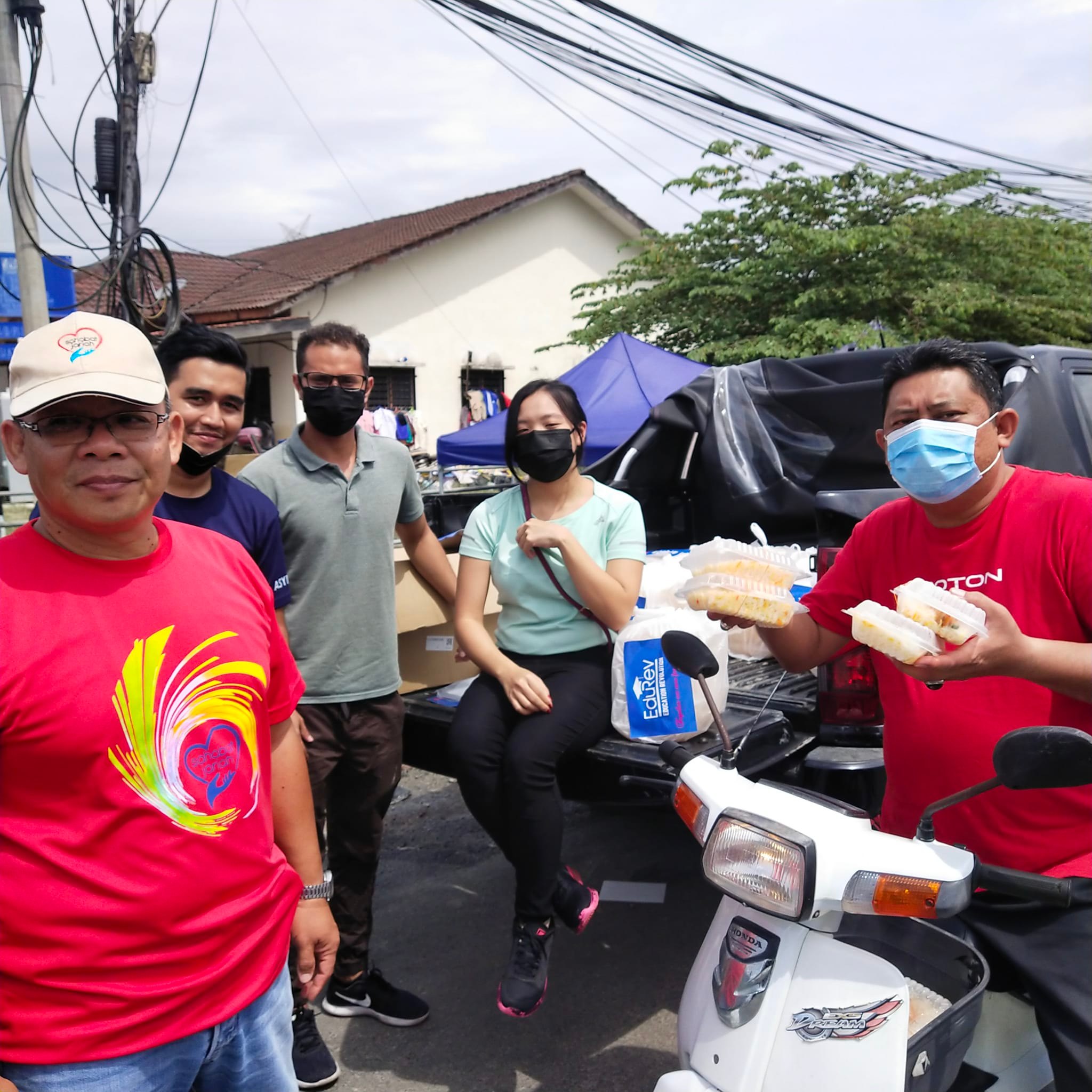 Read more about the article Misi bantuan sukarelawan pembersihan rumah mangsa banjir di Bukit Lanchong.