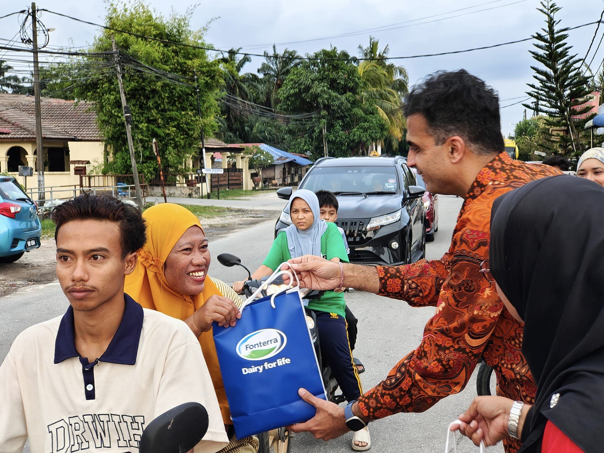 Read more about the article PROGRAM BUBUR LAMBUK DAN SERAHAN PEK BARAKAH RAMADAN FONTERRA BRANDS MALAYSIA BERSAMA YFBM