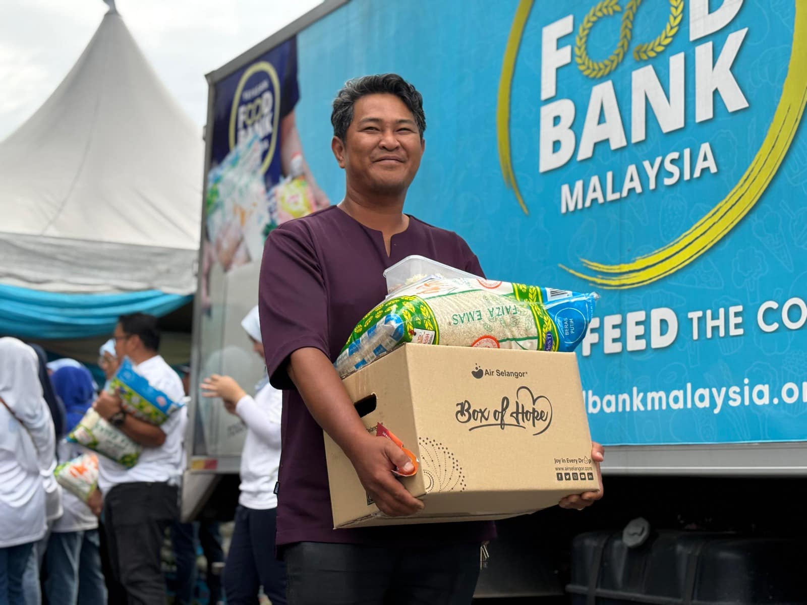 Read more about the article SESAMA MARA BOX OF HOPE AIR SELANGOR, VILLAGE GROCER & YAYASAN FOOD BANK MALAYSIA