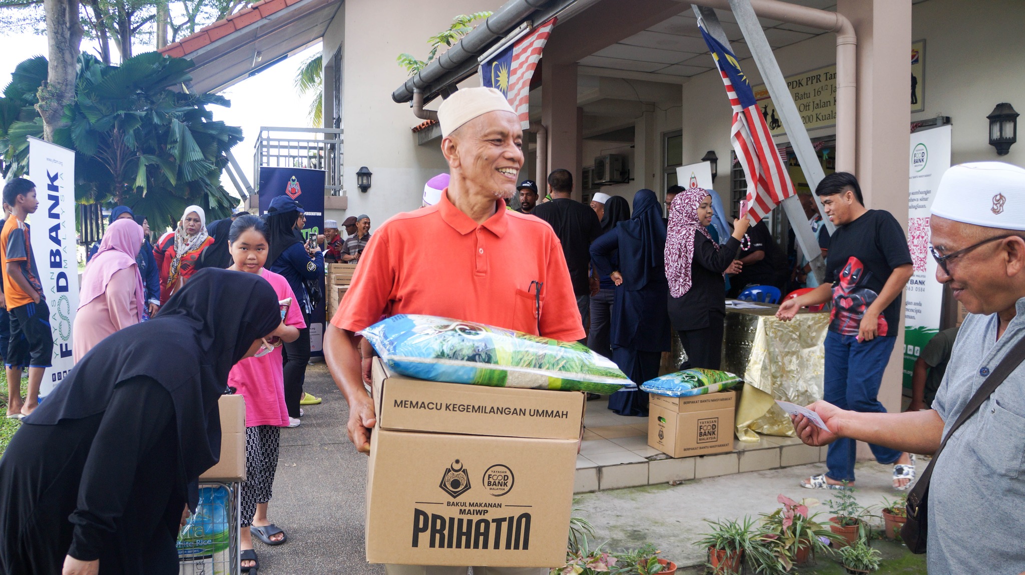 Read more about the article FOOD BANK LESTARI – MISI BANTUAN KEMANUSIAAN MAIWP PRIHATIN 2024 FASA 2