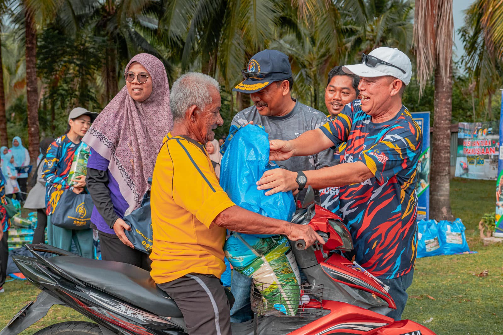 Read more about the article MISI BANTUAN KEMANUSIAAN YFBM – PULAU TUBA BERSAMA SURUHANJAYA KOMUNIKASI & MULTIMEDIA