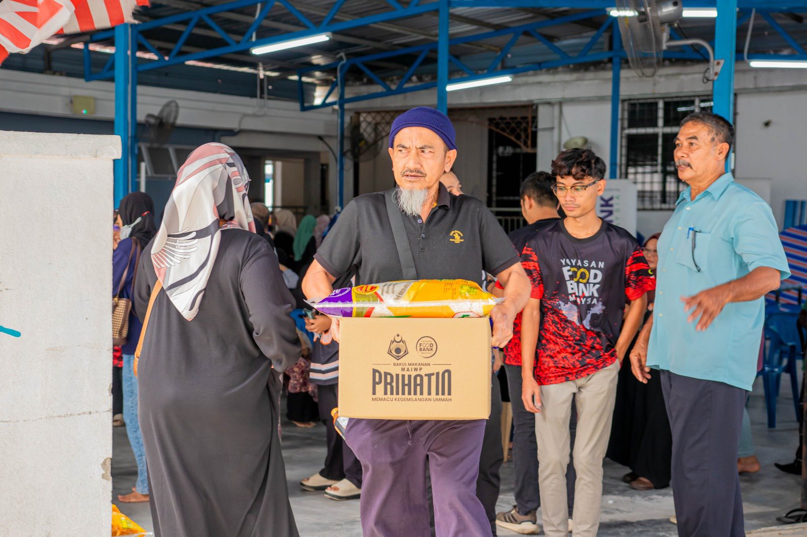 Read more about the article PROGRAM MAIWP PRIHATIN : AGIHAN 200 BAKUL MAKANAN DI KUALA LUMPUR BERSERTA SARINGAN KESIHATAN