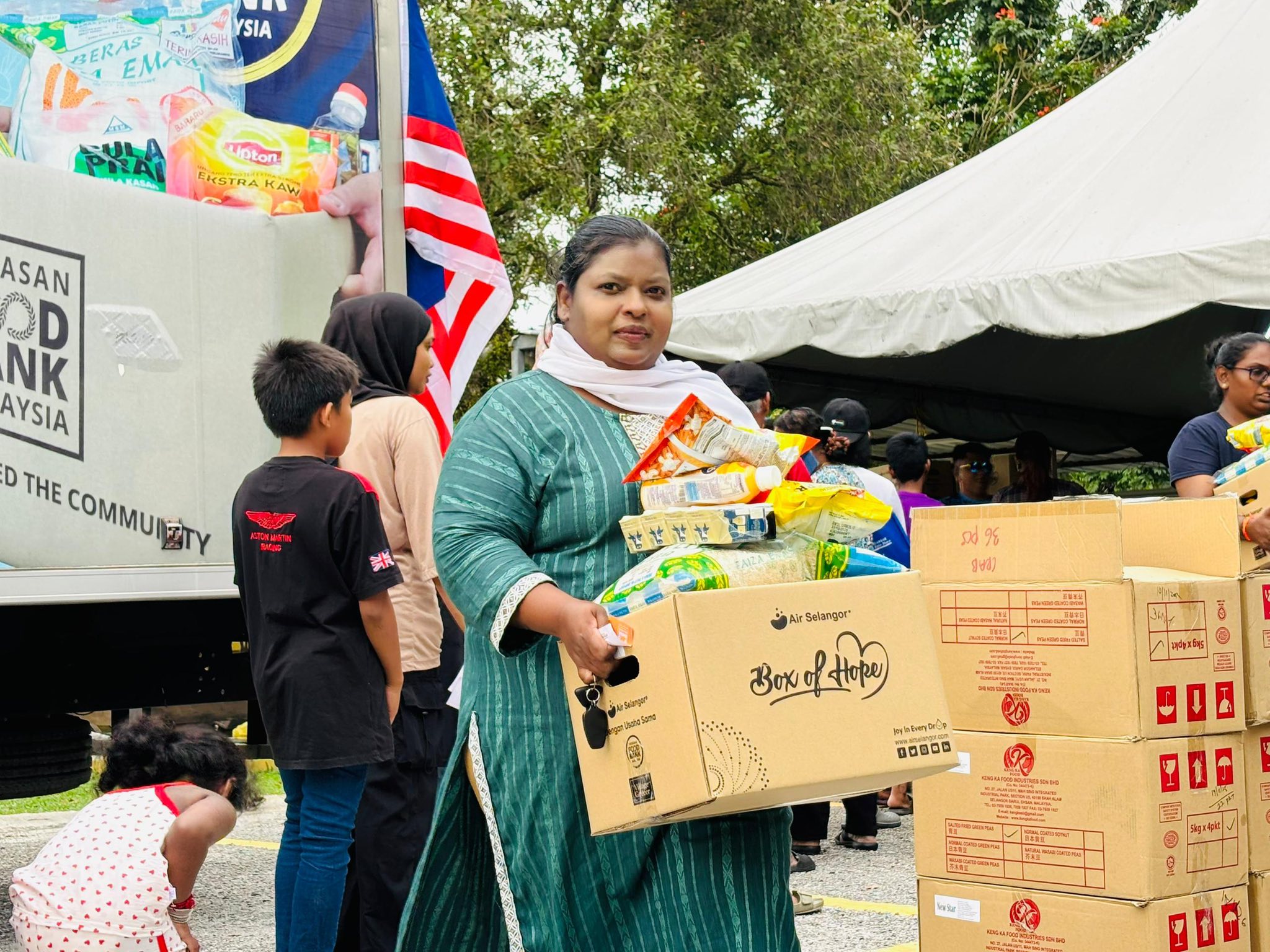 Read more about the article SESAMA MARA ‘BOX OF HOPE’ 2025 – AIR SELANGOR, VILLAGE GROCER & YAYASAN FOOD BANK MALAYSIA