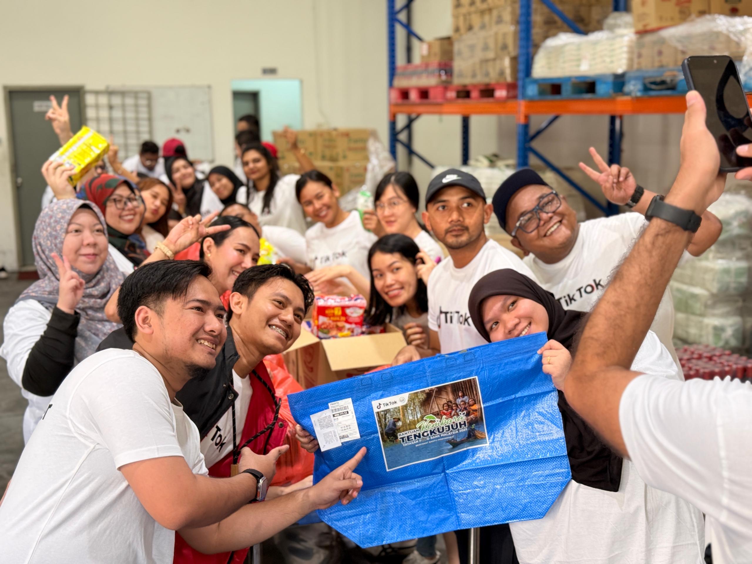 Read more about the article SESI PEMBUNGKUSAN KEMBARA TENGKUJUH 2025 BERSAMA TIKTOK MALAYSIA DAN GOODERA