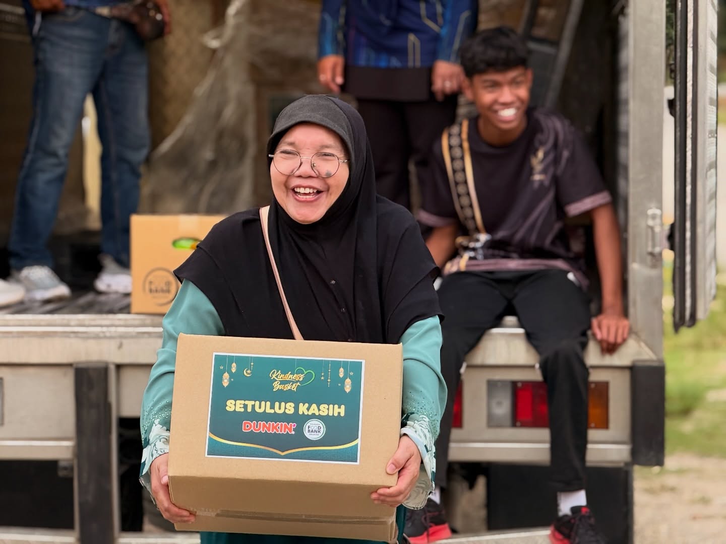 Read more about the article SETULUS KASIH RAMADAN BERSAMA DUNKIN’ : 150 KOTAK BANTUAN KEPADA PENDUDUK KAMPUNG SAWAH STESYEN, NEGERI SEMBILAN