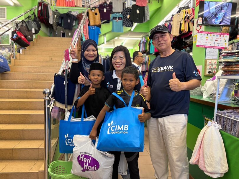 Read more about the article PROGRAM RAIKAN AIDILFITRI CIMB FOUNDATION :  MEMBELI-BELAH RAYA BERSAMA ANAK-ANAK POS YUM, KUALA KANGSAR